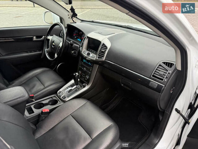 Белый Шевроле Каптива, объемом двигателя 2.2 л и пробегом 200 тыс. км за 11999 $, фото 40 на Automoto.ua