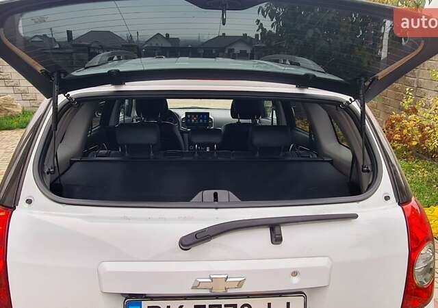 Белый Шевроле Каптива, объемом двигателя 2.2 л и пробегом 219 тыс. км за 9997 $, фото 22 на Automoto.ua