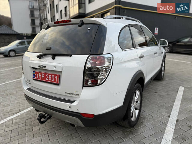 Белый Шевроле Каптива, объемом двигателя 2.2 л и пробегом 200 тыс. км за 12000 $, фото 8 на Automoto.ua