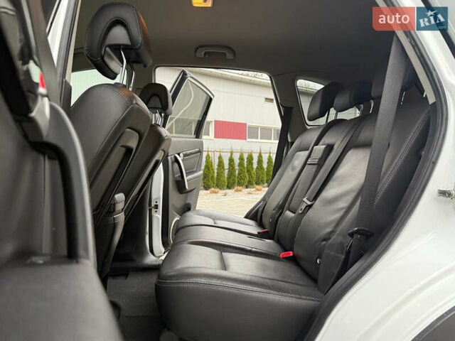 Белый Шевроле Каптива, объемом двигателя 2.2 л и пробегом 200 тыс. км за 12000 $, фото 27 на Automoto.ua