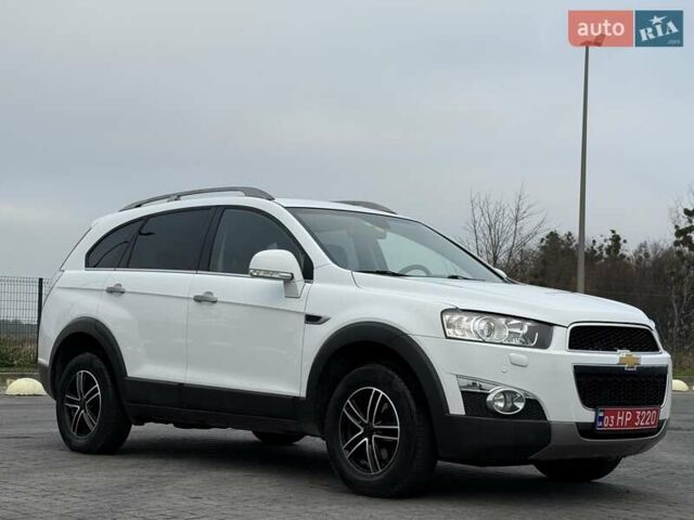 Белый Шевроле Каптива, объемом двигателя 2.2 л и пробегом 150 тыс. км за 12200 $, фото 4 на Automoto.ua