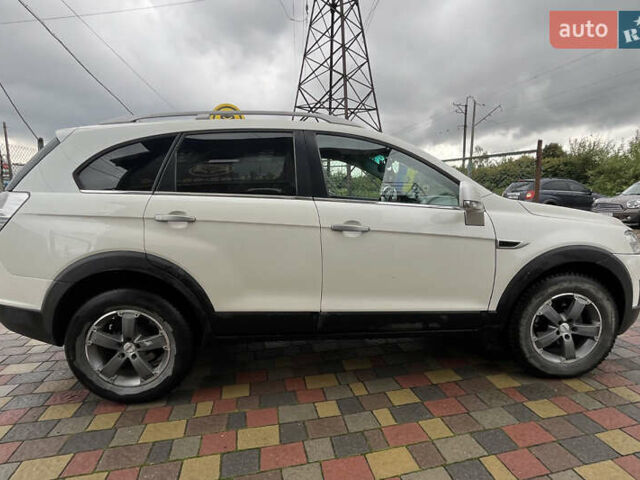 Белый Шевроле Каптива, объемом двигателя 2.23 л и пробегом 115 тыс. км за 9650 $, фото 7 на Automoto.ua