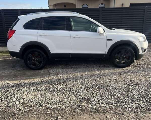 Белый Шевроле Каптива, объемом двигателя 2.2 л и пробегом 182 тыс. км за 11300 $, фото 1 на Automoto.ua