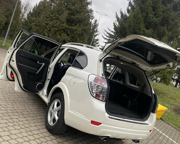 Белый Шевроле Каптива, объемом двигателя 2.23 л и пробегом 174 тыс. км за 9999 $, фото 13 на Automoto.ua