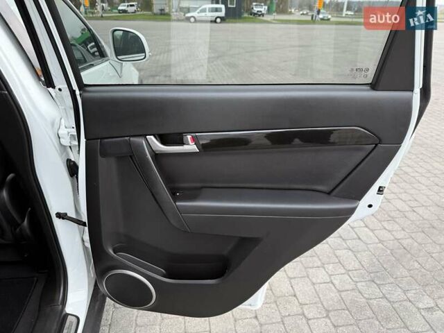 Белый Шевроле Каптива, объемом двигателя 2.2 л и пробегом 150 тыс. км за 12200 $, фото 36 на Automoto.ua