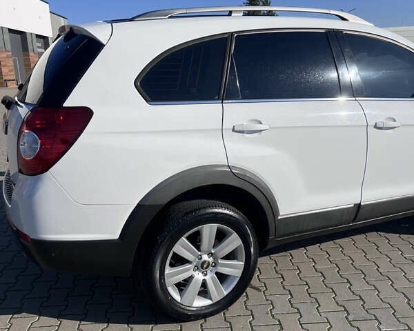 Білий Шевроле Каптіва, об'ємом двигуна 2.2 л та пробігом 221 тис. км за 11100 $, фото 12 на Automoto.ua