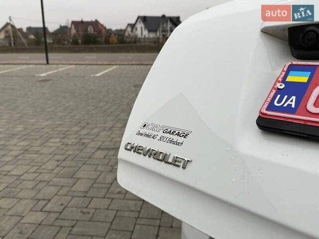 Белый Шевроле Каптива, объемом двигателя 2.2 л и пробегом 200 тыс. км за 11999 $, фото 13 на Automoto.ua