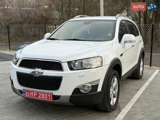 Белый Шевроле Каптива, объемом двигателя 2.2 л и пробегом 200 тыс. км за 12000 $, фото 3 на Automoto.ua
