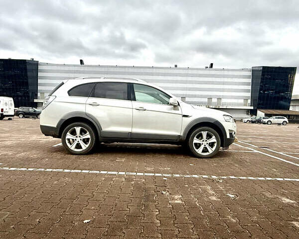 Белый Шевроле Каптива, объемом двигателя 2.23 л и пробегом 178 тыс. км за 10900 $, фото 3 на Automoto.ua