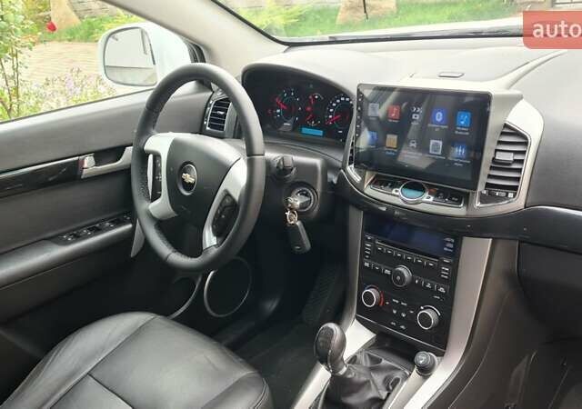 Белый Шевроле Каптива, объемом двигателя 2.2 л и пробегом 219 тыс. км за 9997 $, фото 30 на Automoto.ua