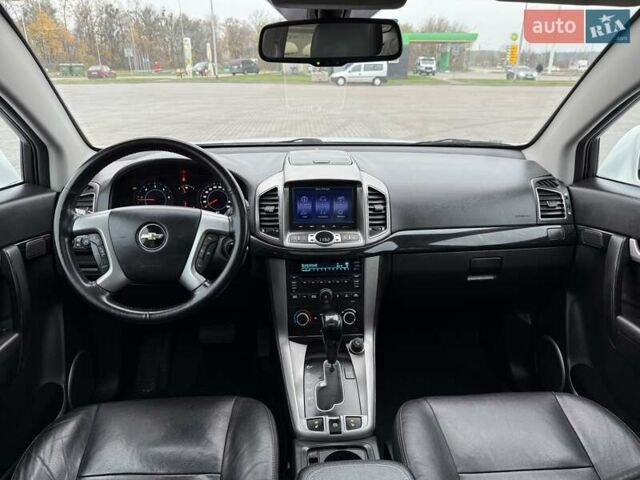Белый Шевроле Каптива, объемом двигателя 2.2 л и пробегом 150 тыс. км за 12200 $, фото 28 на Automoto.ua