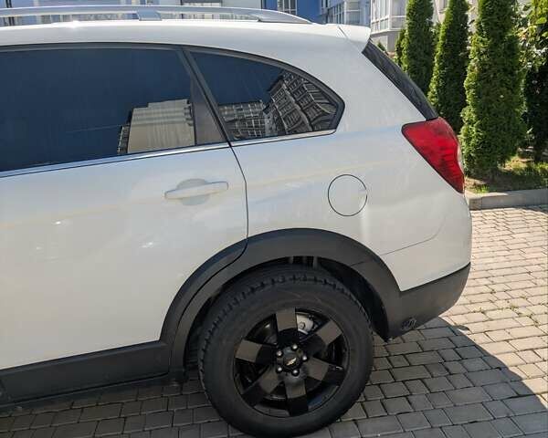 Білий Шевроле Каптіва, об'ємом двигуна 2.38 л та пробігом 170 тис. км за 9950 $, фото 38 на Automoto.ua