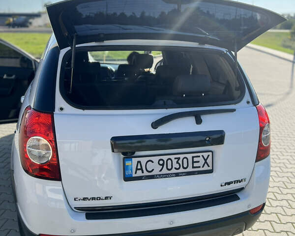 Білий Шевроле Каптіва, об'ємом двигуна 2.2 л та пробігом 221 тис. км за 11100 $, фото 14 на Automoto.ua