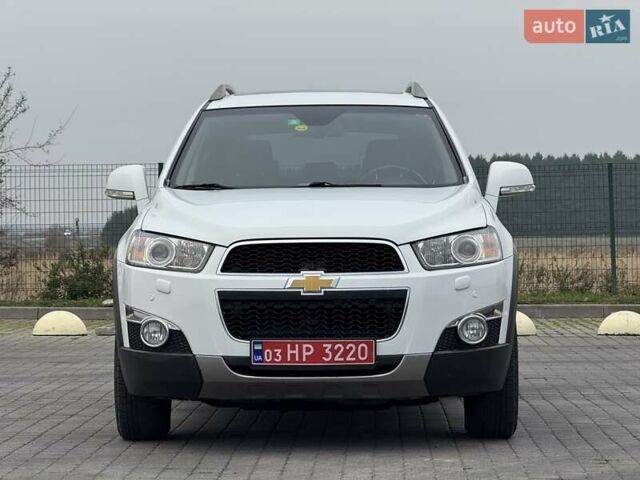 Белый Шевроле Каптива, объемом двигателя 2.2 л и пробегом 150 тыс. км за 12200 $, фото 2 на Automoto.ua