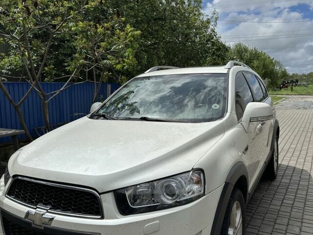 Белый Шевроле Каптива, объемом двигателя 2.2 л и пробегом 162 тыс. км за 11000 $, фото 7 на Automoto.ua