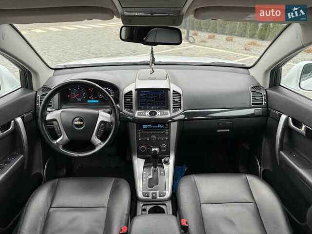 Белый Шевроле Каптива, объемом двигателя 2.2 л и пробегом 200 тыс. км за 12000 $, фото 18 на Automoto.ua