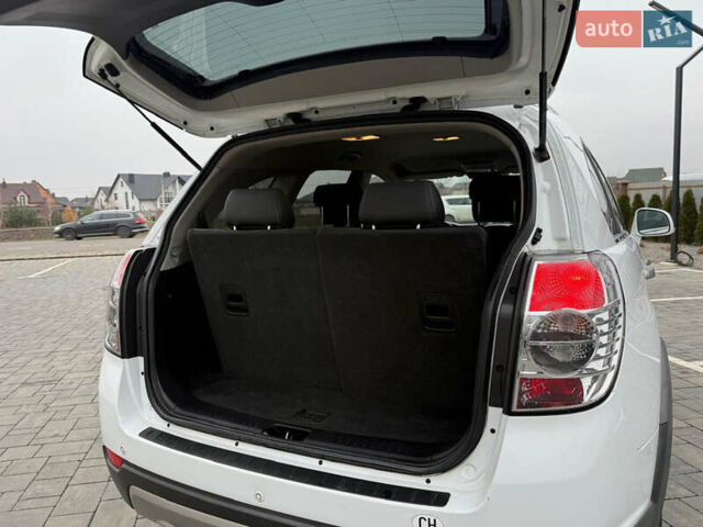 Белый Шевроле Каптива, объемом двигателя 2.2 л и пробегом 200 тыс. км за 11999 $, фото 11 на Automoto.ua