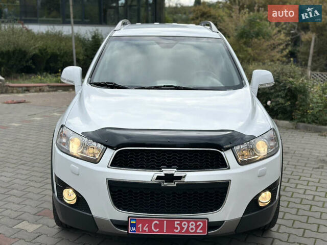 Белый Шевроле Каптива, объемом двигателя 2.2 л и пробегом 157 тыс. км за 11800 $, фото 2 на Automoto.ua