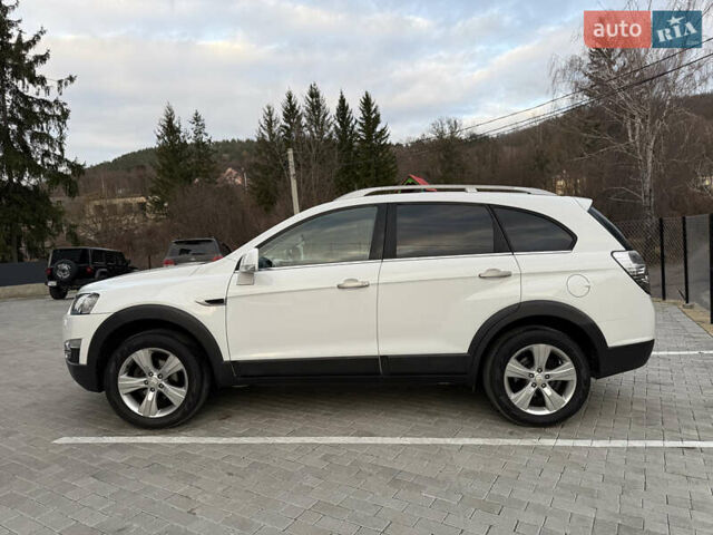 Белый Шевроле Каптива, объемом двигателя 2.2 л и пробегом 200 тыс. км за 12000 $, фото 5 на Automoto.ua