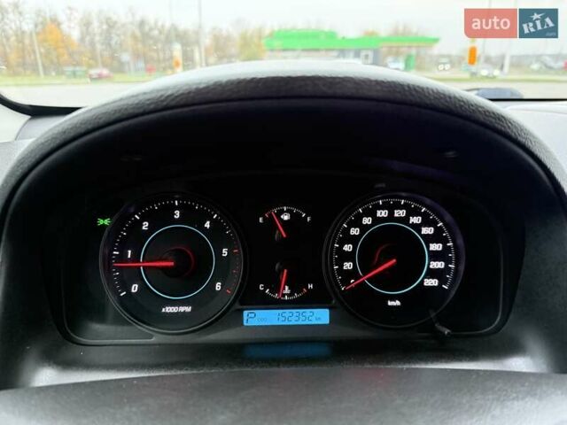 Белый Шевроле Каптива, объемом двигателя 2.2 л и пробегом 150 тыс. км за 12200 $, фото 20 на Automoto.ua
