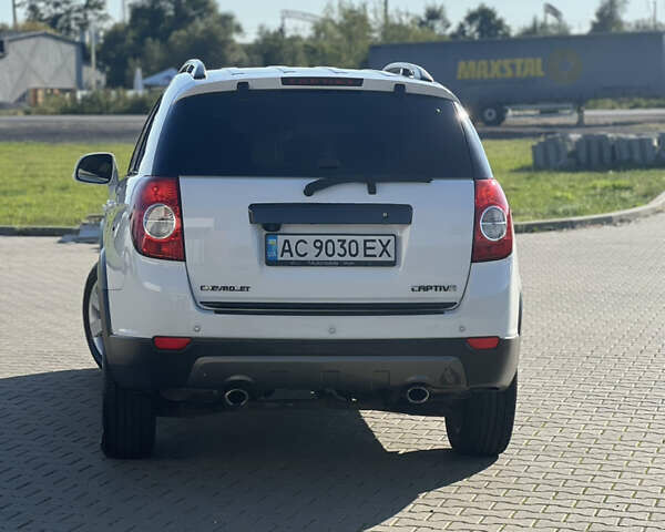 Білий Шевроле Каптіва, об'ємом двигуна 2.2 л та пробігом 221 тис. км за 11100 $, фото 9 на Automoto.ua