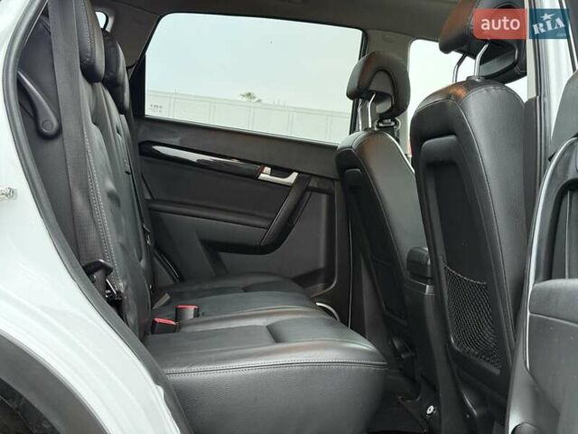 Белый Шевроле Каптива, объемом двигателя 2.2 л и пробегом 150 тыс. км за 12200 $, фото 37 на Automoto.ua