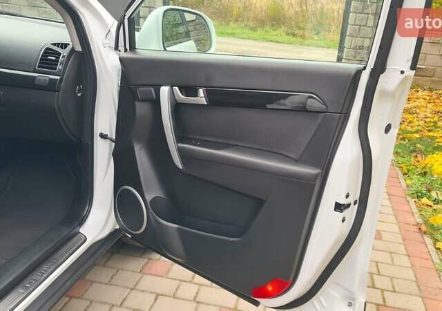 Белый Шевроле Каптива, объемом двигателя 2.2 л и пробегом 219 тыс. км за 9997 $, фото 47 на Automoto.ua