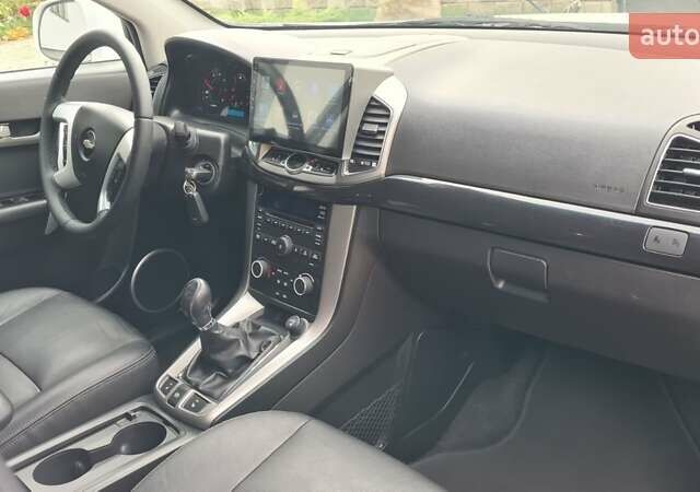 Белый Шевроле Каптива, объемом двигателя 2.2 л и пробегом 219 тыс. км за 9997 $, фото 50 на Automoto.ua