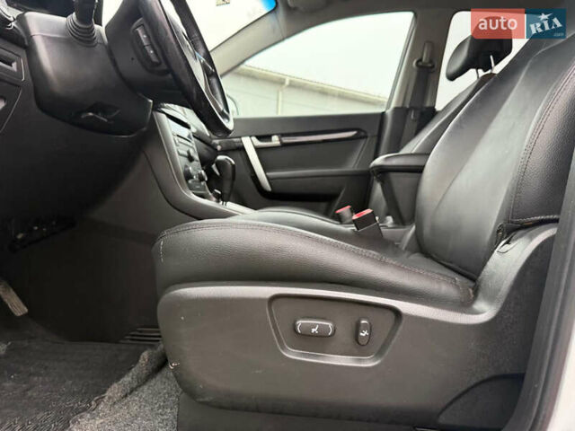 Белый Шевроле Каптива, объемом двигателя 2.2 л и пробегом 200 тыс. км за 11999 $, фото 27 на Automoto.ua