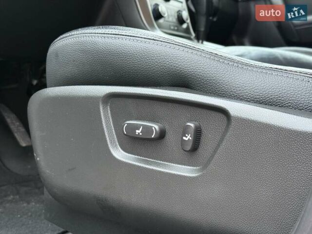 Белый Шевроле Каптива, объемом двигателя 2.2 л и пробегом 150 тыс. км за 12200 $, фото 19 на Automoto.ua