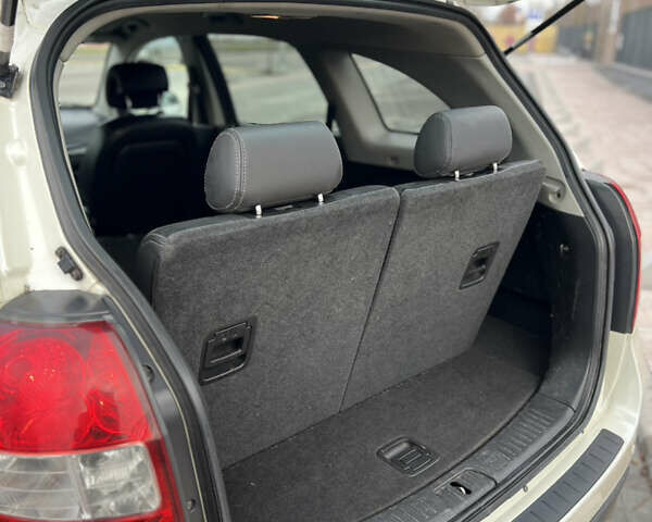 Білий Шевроле Каптіва, об'ємом двигуна 2.23 л та пробігом 210 тис. км за 9900 $, фото 12 на Automoto.ua