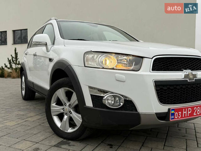 Белый Шевроле Каптива, объемом двигателя 2.2 л и пробегом 200 тыс. км за 11999 $, фото 7 на Automoto.ua