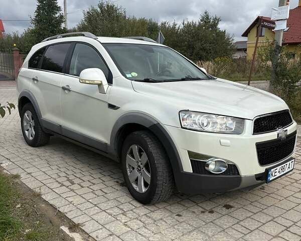 Белый Шевроле Каптива, объемом двигателя 2.2 л и пробегом 210 тыс. км за 11000 $, фото 4 на Automoto.ua