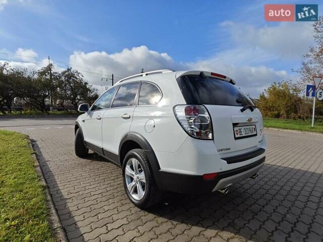 Белый Шевроле Каптива, объемом двигателя 2.2 л и пробегом 112 тыс. км за 13750 $, фото 5 на Automoto.ua
