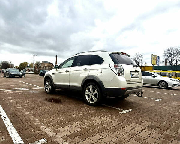 Белый Шевроле Каптива, объемом двигателя 2.23 л и пробегом 178 тыс. км за 10900 $, фото 6 на Automoto.ua