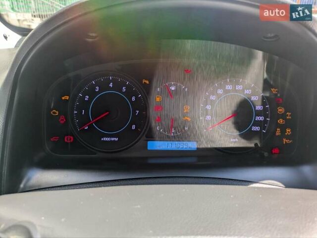 Білий Шевроле Каптіва, об'ємом двигуна 2.38 л та пробігом 170 тис. км за 9950 $, фото 10 на Automoto.ua