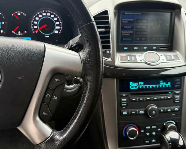 Белый Шевроле Каптива, объемом двигателя 2.2 л и пробегом 200 тыс. км за 12000 $, фото 19 на Automoto.ua