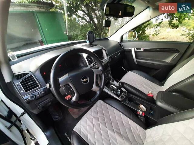 Білий Шевроле Каптіва, об'ємом двигуна 3 л та пробігом 95 тис. км за 12500 $, фото 9 на Automoto.ua