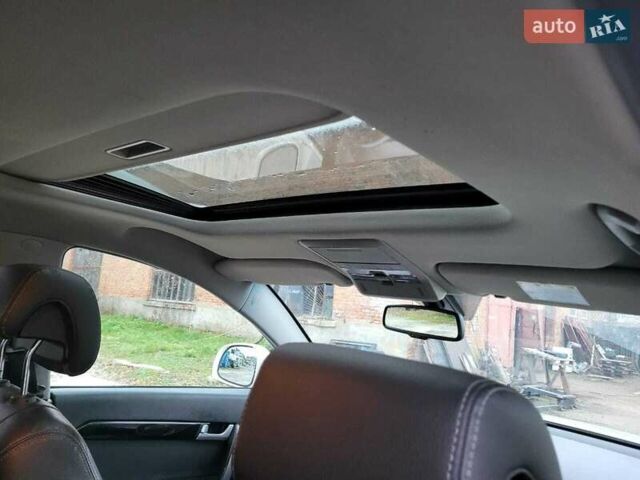 Білий Шевроле Каптіва, об'ємом двигуна 2.23 л та пробігом 208 тис. км за 10800 $, фото 23 на Automoto.ua