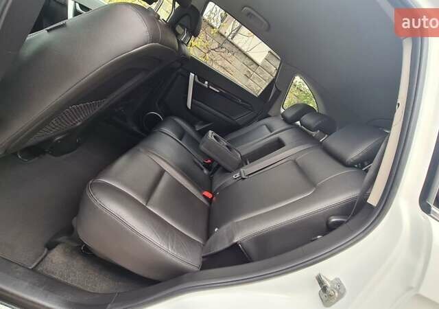 Белый Шевроле Каптива, объемом двигателя 2.2 л и пробегом 219 тыс. км за 9997 $, фото 25 на Automoto.ua