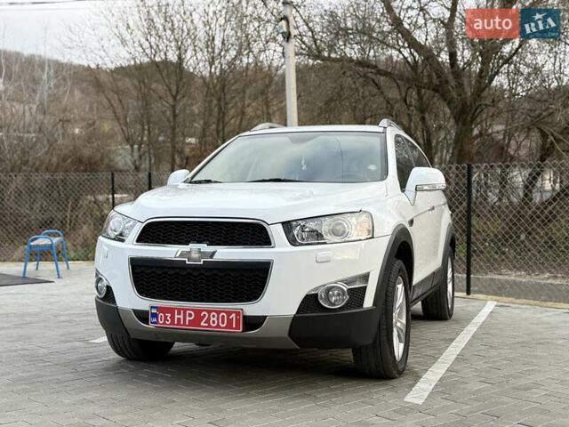 Белый Шевроле Каптива, объемом двигателя 2.2 л и пробегом 200 тыс. км за 12000 $, фото 2 на Automoto.ua