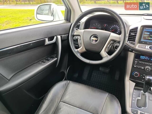 Белый Шевроле Каптива, объемом двигателя 2.2 л и пробегом 112 тыс. км за 13750 $, фото 61 на Automoto.ua