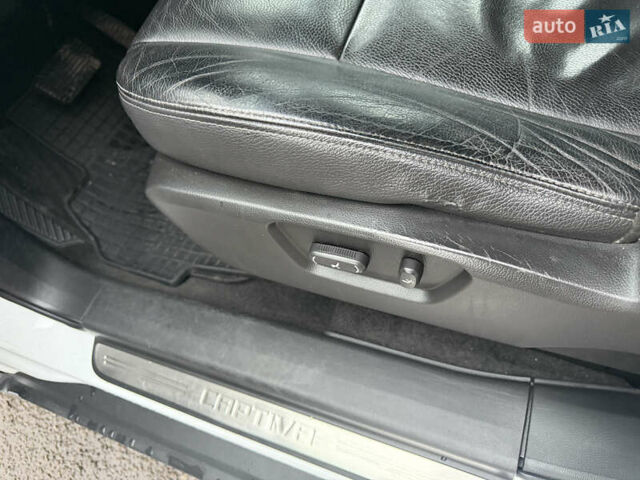 Белый Шевроле Каптива, объемом двигателя 2.2 л и пробегом 158 тыс. км за 10999 $, фото 25 на Automoto.ua