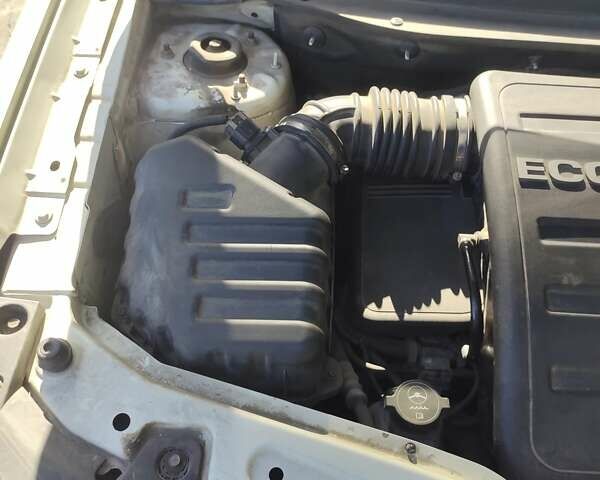 Шевроле Каптива 2012 в Каменское - Днепродзержинск на Automoto.ua Белый Шевроле Каптива, объемом двигателя 2.4 л и пробегом 176 тыс. км за 10500 $, фото 3 на Automoto.ua