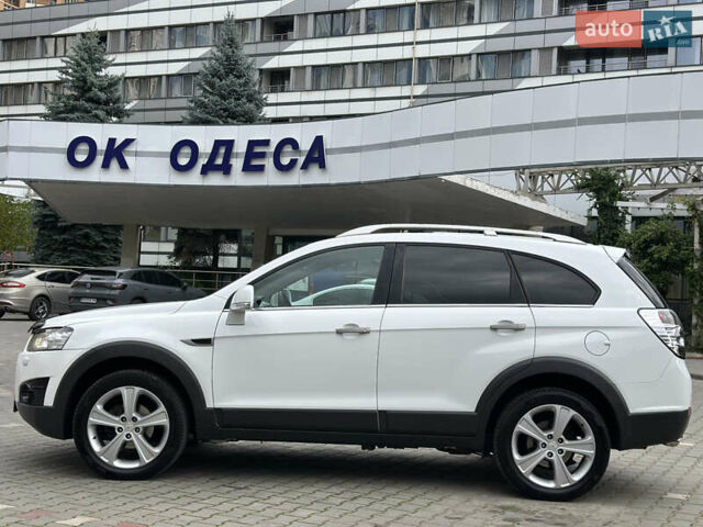 Белый Шевроле Каптива, объемом двигателя 2.2 л и пробегом 157 тыс. км за 11800 $, фото 6 на Automoto.ua