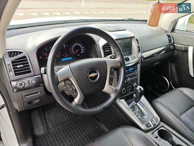 Белый Шевроле Каптива, объемом двигателя 2.2 л и пробегом 112 тыс. км за 13750 $, фото 54 на Automoto.ua