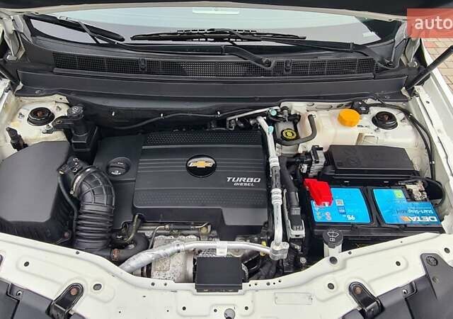 Белый Шевроле Каптива, объемом двигателя 2.2 л и пробегом 219 тыс. км за 9997 $, фото 14 на Automoto.ua