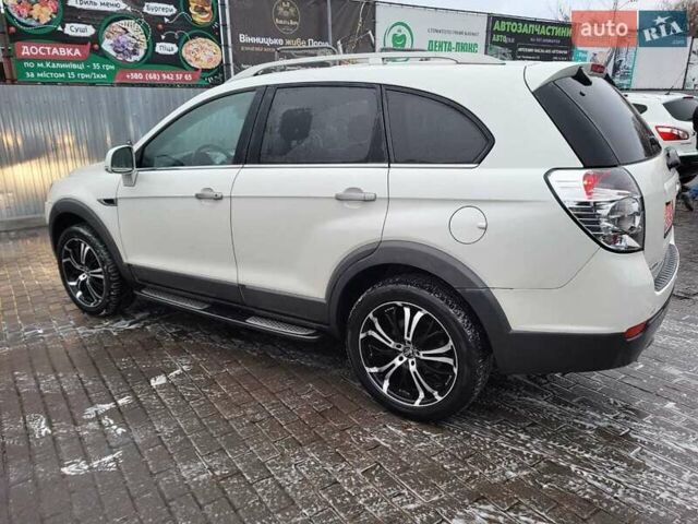 Білий Шевроле Каптіва, об'ємом двигуна 2.23 л та пробігом 208 тис. км за 10800 $, фото 6 на Automoto.ua