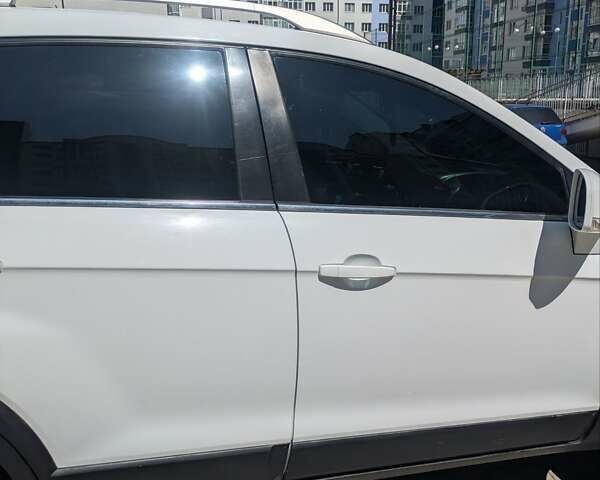 Білий Шевроле Каптіва, об'ємом двигуна 2.38 л та пробігом 170 тис. км за 9950 $, фото 20 на Automoto.ua