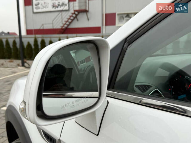 Белый Шевроле Каптива, объемом двигателя 2.2 л и пробегом 200 тыс. км за 10999 $, фото 54 на Automoto.ua